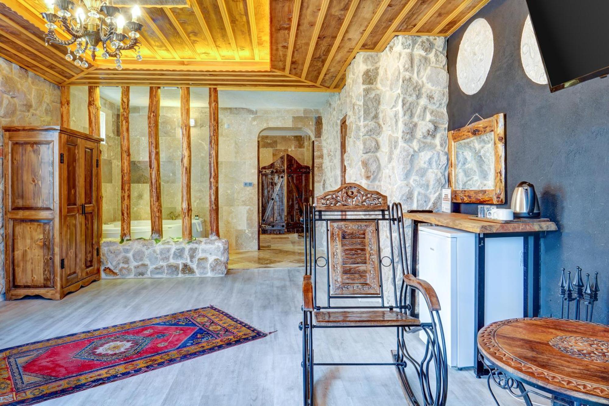 Moonlight Of Cappadocia Hotel Üchisar Bagian luar foto