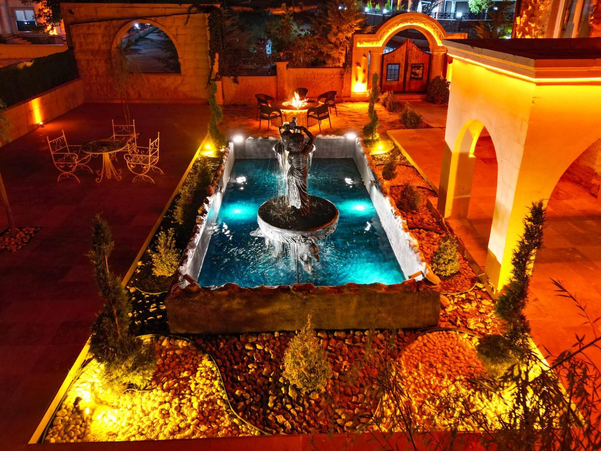 Moonlight Of Cappadocia Hotel Üchisar Bagian luar foto