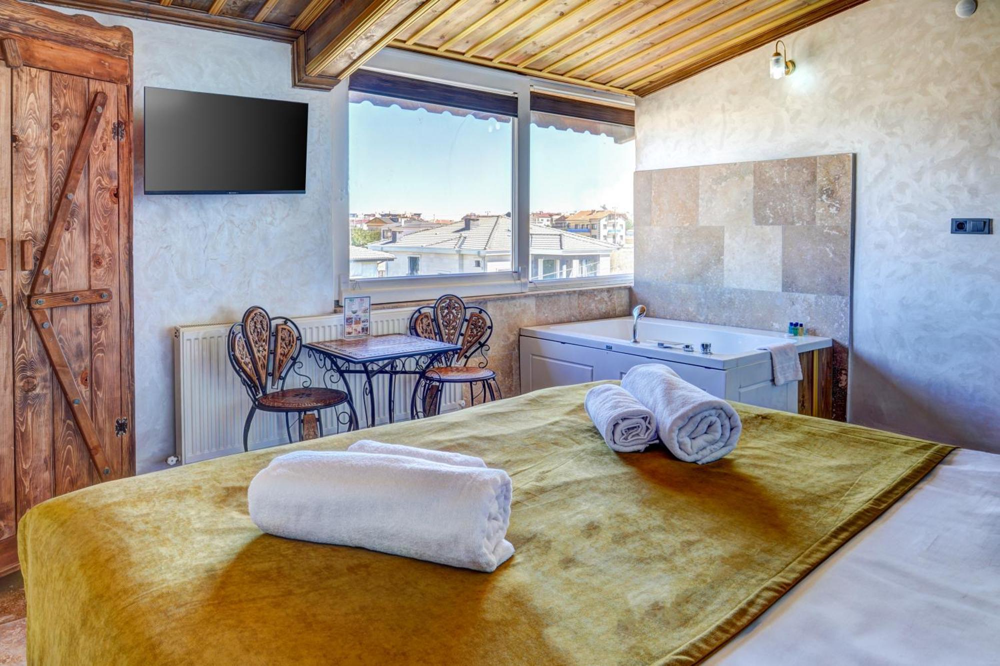Moonlight Of Cappadocia Hotel Üchisar Bagian luar foto